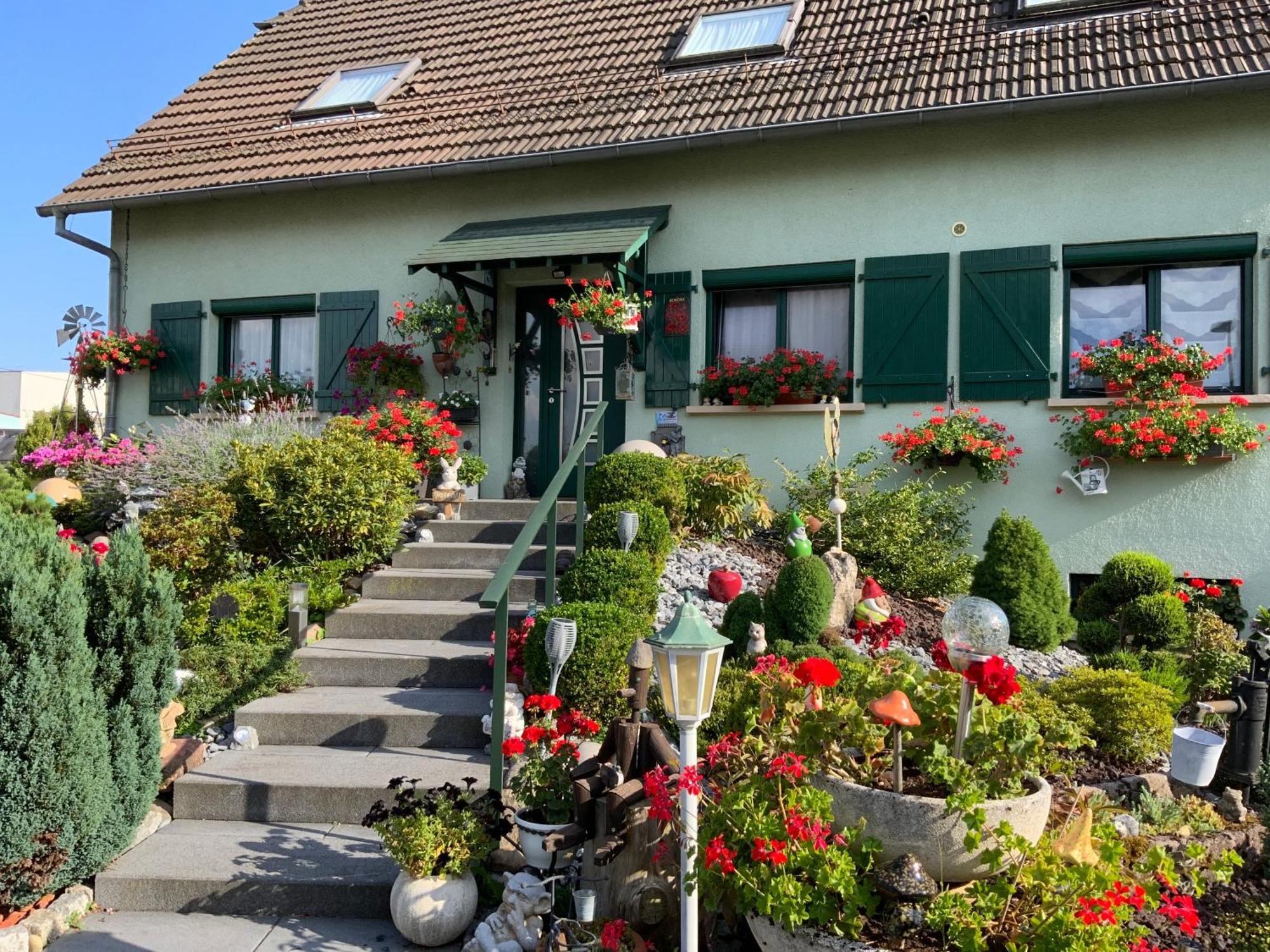 Le Nid Fleuri De Cravanche Exterior foto